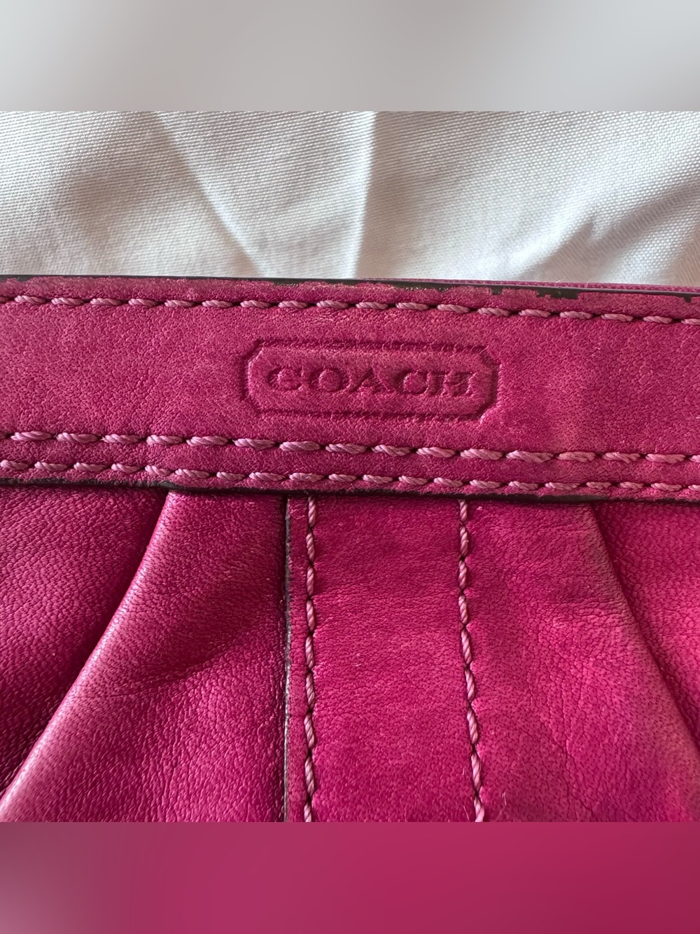 Coach Pink Magenta Wristlet Clutch Handbag Soho Legacy Pleated Leather Purse EUC - Picture 2 of 7